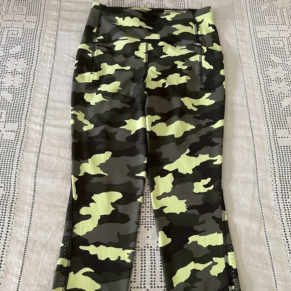 Lululemon Swift Speed High-Rise Crop 21” green camo size 6 rare